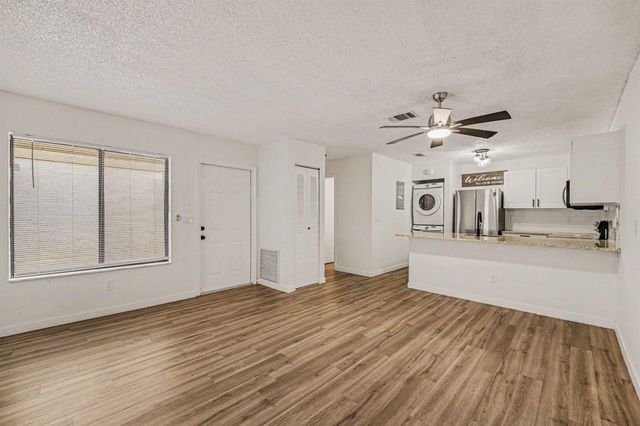 1011 NE Abada Ct Court NE 110, Palm Bay, FL 32905