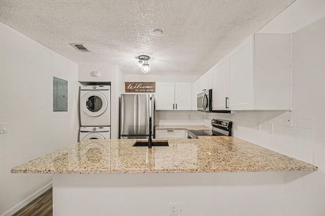 1011 NE Abada Ct Court NE 110, Palm Bay, FL 32905