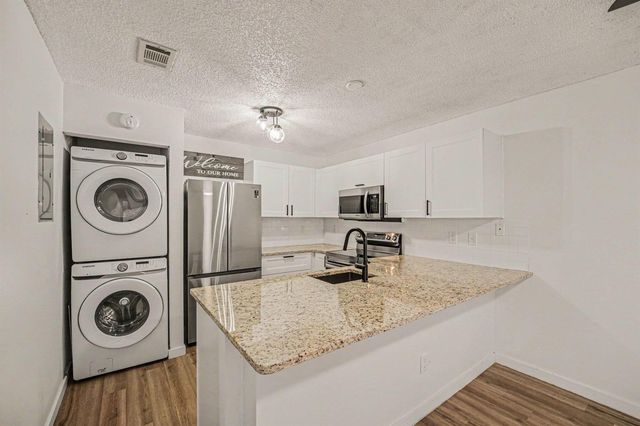 1011 NE Abada Ct Court NE 110, Palm Bay, FL 32905