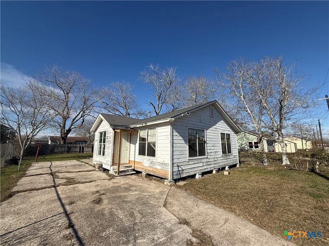 731 W Live Oak Street, Port Lavaca, TX 77979