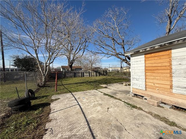 731 W Live Oak Street, Port Lavaca, TX 77979
