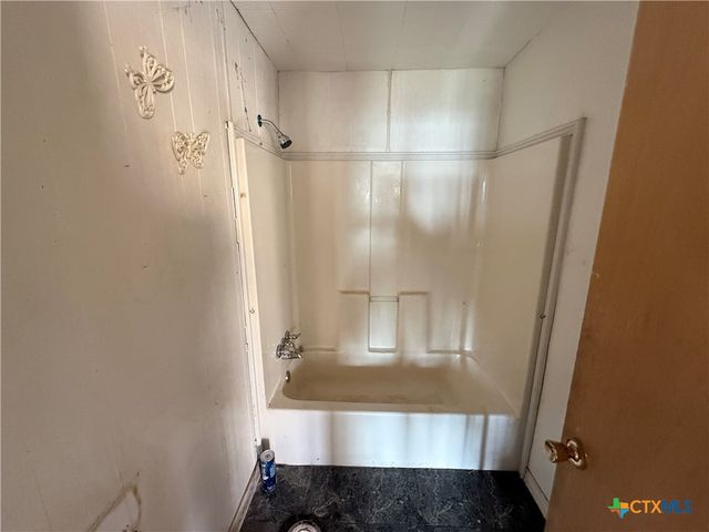 731 W Live Oak Street, Port Lavaca, TX 77979