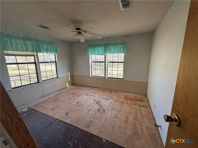 731 W Live Oak Street, Port Lavaca, TX 77979