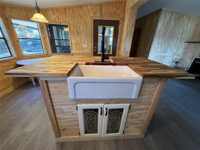 27834 VEVA AVENUE, Paisley, FL 32767