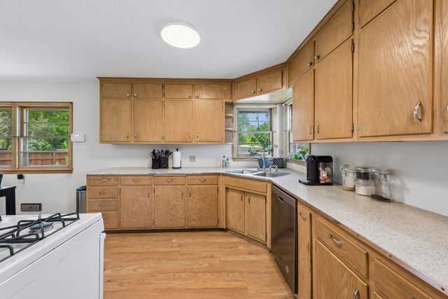 1073 Eleanor Avenue, Saint Paul, MN 55116