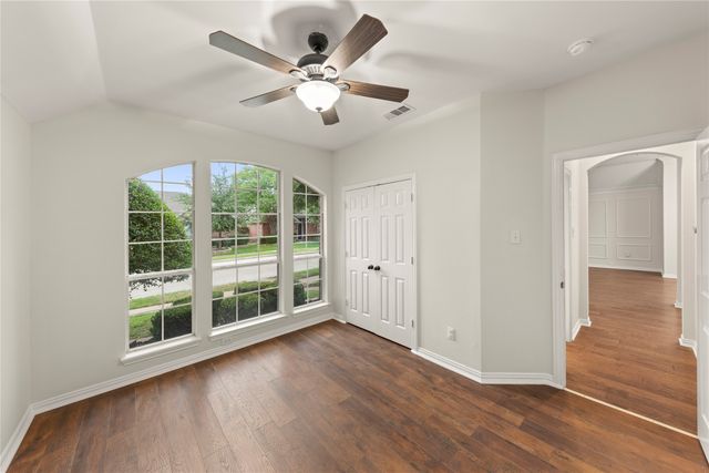 8513 Mill Creek Road, Irving, TX 75063
