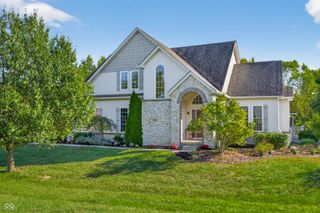 3325 Woodland Ridge, Columbus, IN 47201