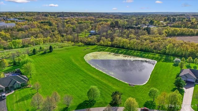8219 Squirrel Drive, Spring Grove, IL 60081
