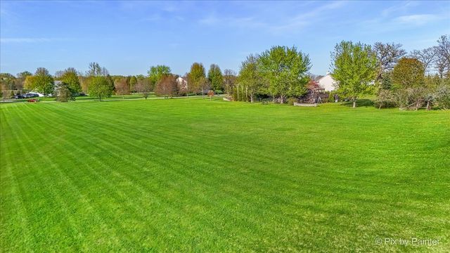 8219 Squirrel Drive, Spring Grove, IL 60081