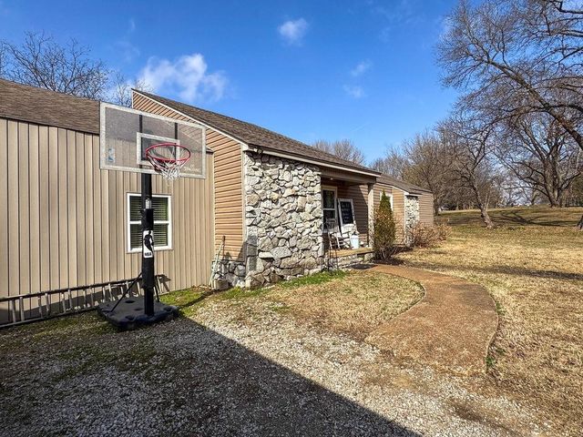 127 WALTON LOOP RD, Covington, TN 38019