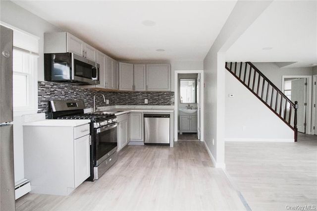 13 Flint Road, Amityville, NY 11701