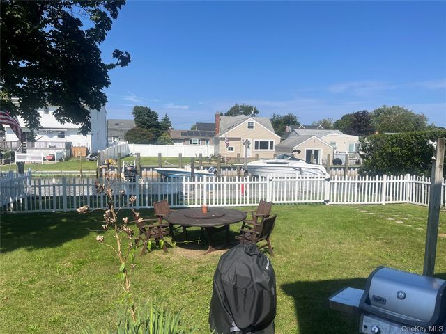 13 Flint Road, Amityville, NY 11701