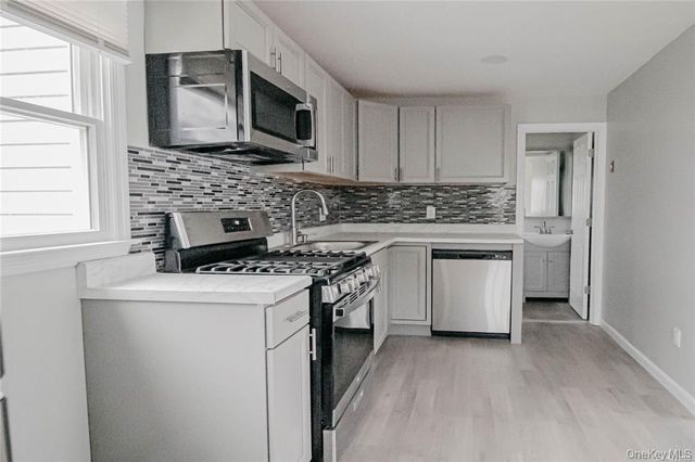 13 Flint Road, Amityville, NY 11701