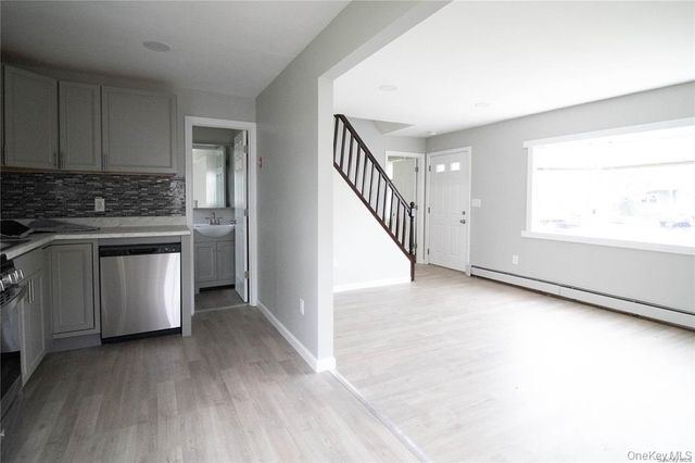 13 Flint Road, Amityville, NY 11701