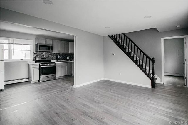 13 Flint Road, Amityville, NY 11701