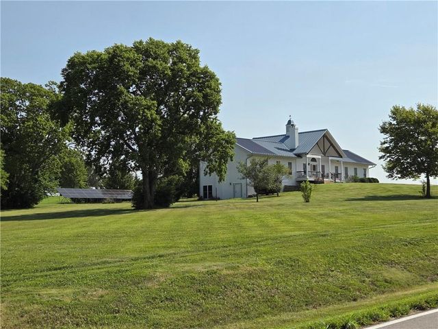 20660 Mission Road, Stilwell, KS 66085