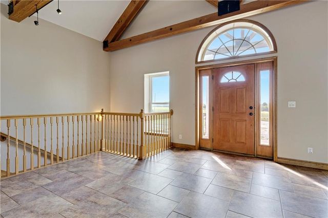 20660 Mission Road, Stilwell, KS 66085