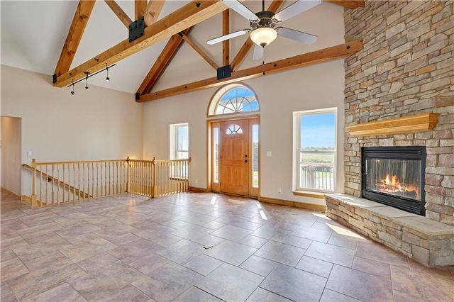 20660 Mission Road, Stilwell, KS 66085