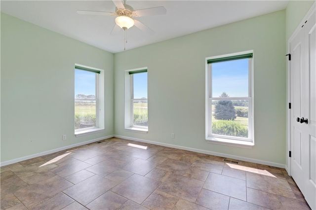 20660 Mission Road, Stilwell, KS 66085
