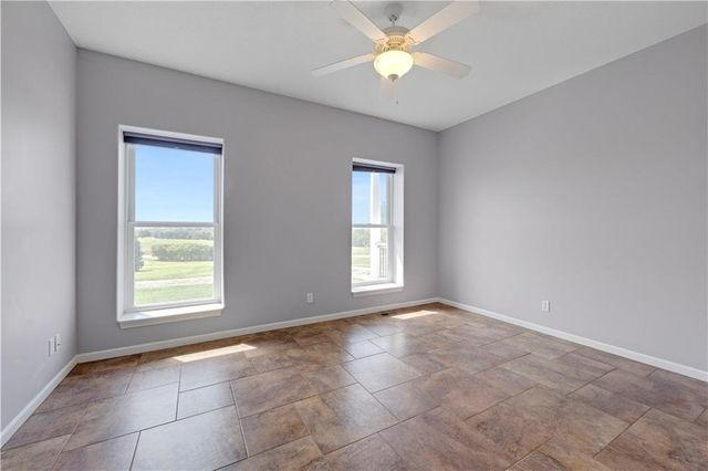 20660 Mission Road, Stilwell, KS 66085