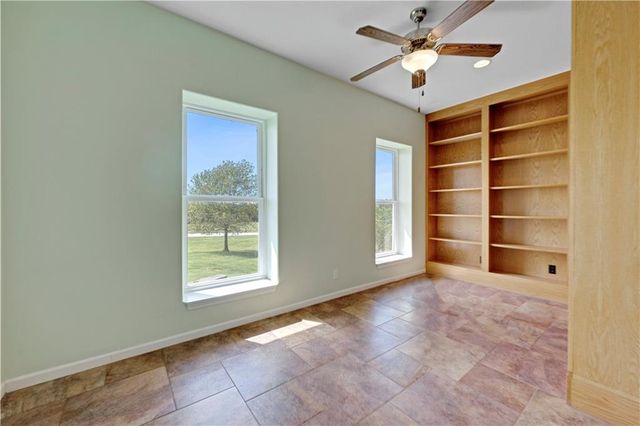 20660 Mission Road, Stilwell, KS 66085