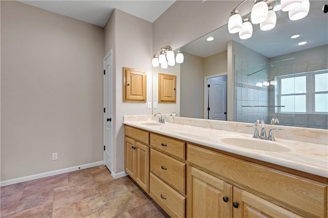 20660 Mission Road, Stilwell, KS 66085