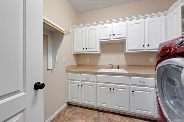 20660 Mission Road, Stilwell, KS 66085