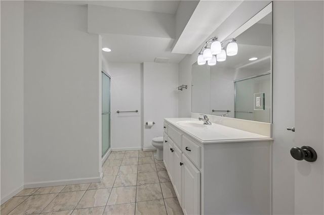 20660 Mission Road, Stilwell, KS 66085