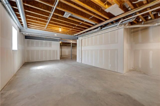 20660 Mission Road, Stilwell, KS 66085