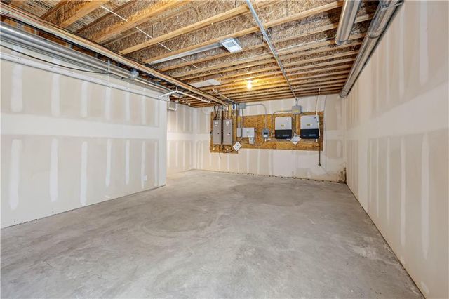 20660 Mission Road, Stilwell, KS 66085
