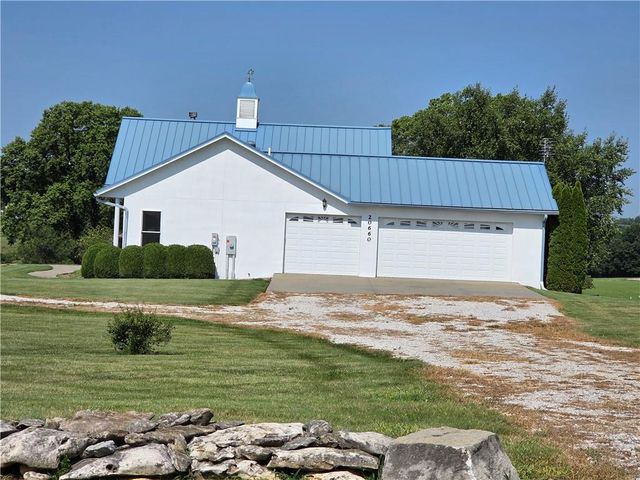 20660 Mission Road, Stilwell, KS 66085