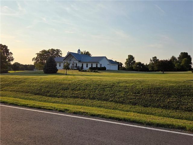 20660 Mission Road, Stilwell, KS 66085