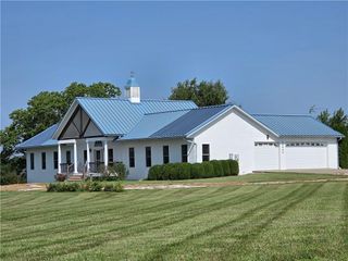 20660 Mission Road, Stilwell, KS 66085