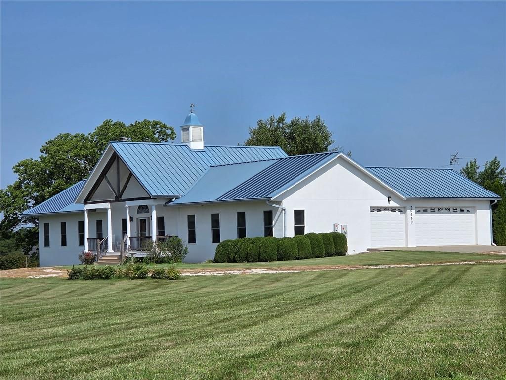 20660 Mission Road, Stilwell, KS 66085