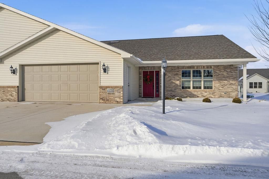 1365 CANDLELIGHT LANE, Fond Du Lac, WI 54937