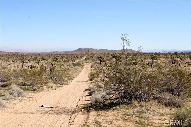 40 La Brisa Drive, Yucca Valley, CA 92284