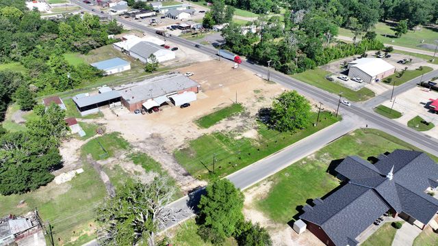 E 1st St, Deridder, LA 70634