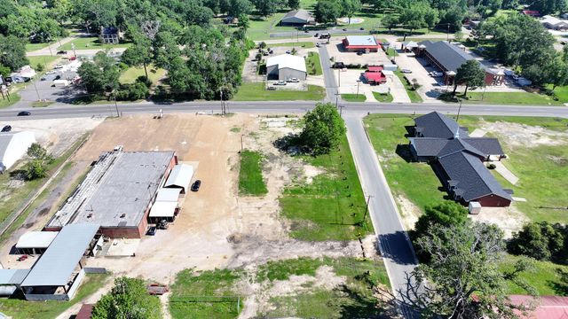 E 1st St, Deridder, LA 70634