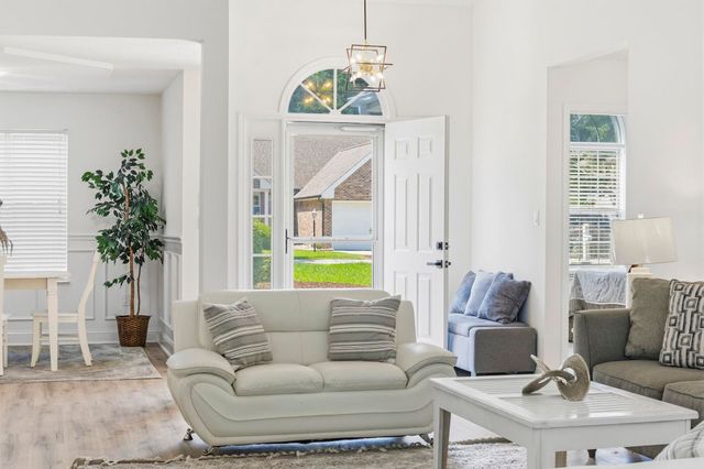 1626 Coventry Rd., Myrtle Beach, SC 29575