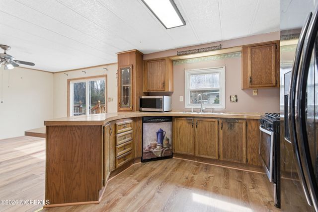 76 Deer Way, Manalapan, NJ 07726