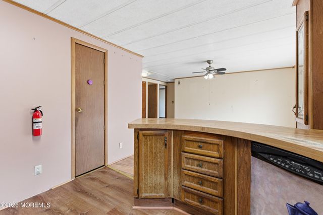 76 Deer Way, Manalapan, NJ 07726