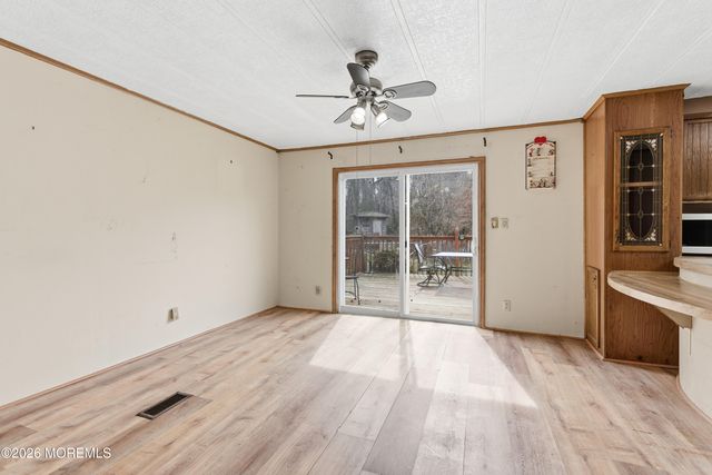 76 Deer Way, Manalapan, NJ 07726