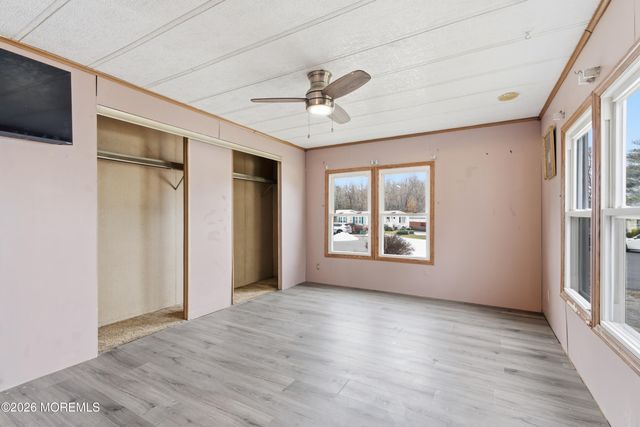 76 Deer Way, Manalapan, NJ 07726