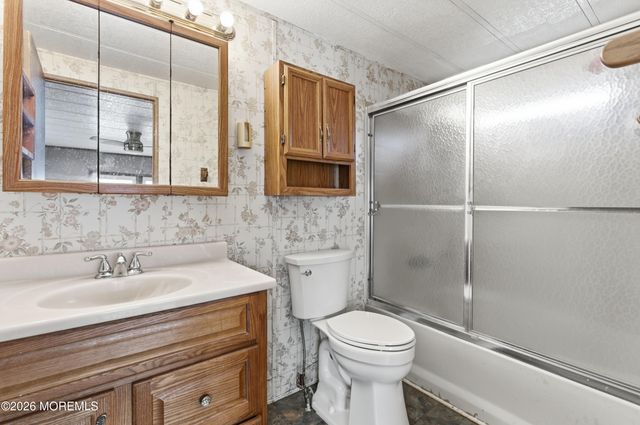 76 Deer Way, Manalapan, NJ 07726