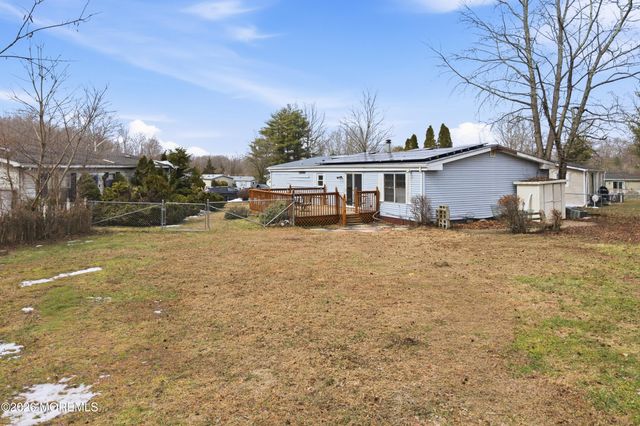 76 Deer Way, Manalapan, NJ 07726