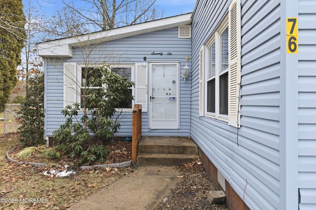 76 Deer Way, Manalapan, NJ 07726