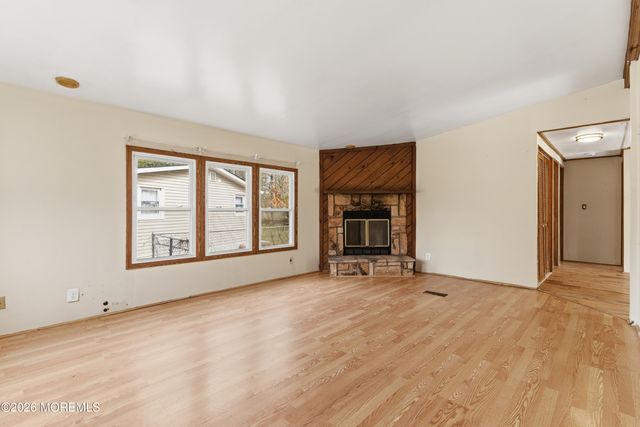 76 Deer Way, Manalapan, NJ 07726