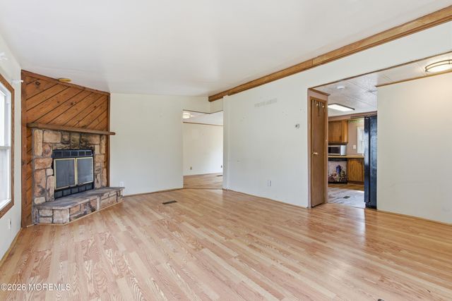 76 Deer Way, Manalapan, NJ 07726