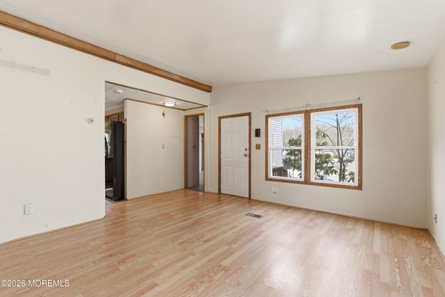 76 Deer Way, Manalapan, NJ 07726