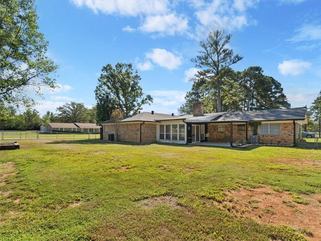 442 Golf Rd, Gilmer, TX 75645
